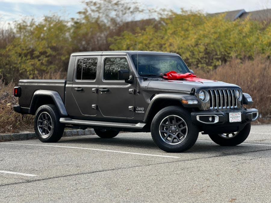 2022 Jeep Gladiator Overland Crew Cab 4WD
