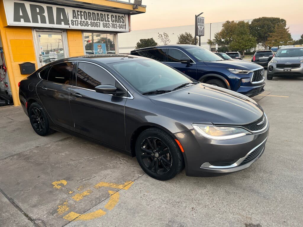 2015 Chrysler 200 Limited Sedan FWD