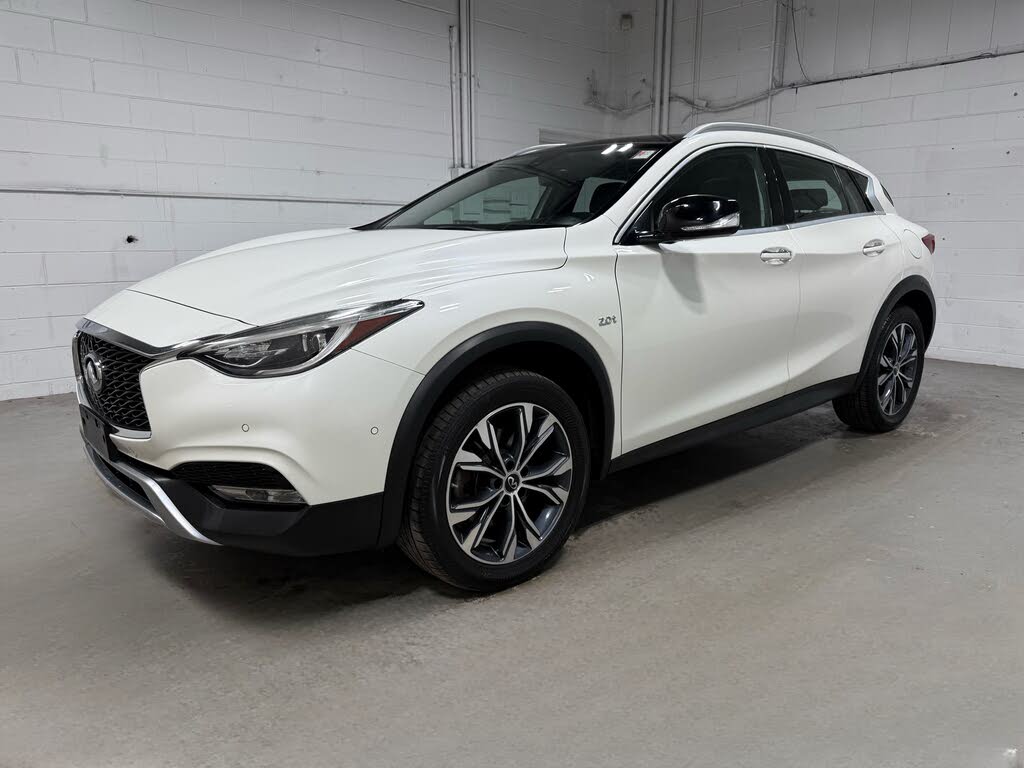 2018 INFINITI QX30 Premium AWD