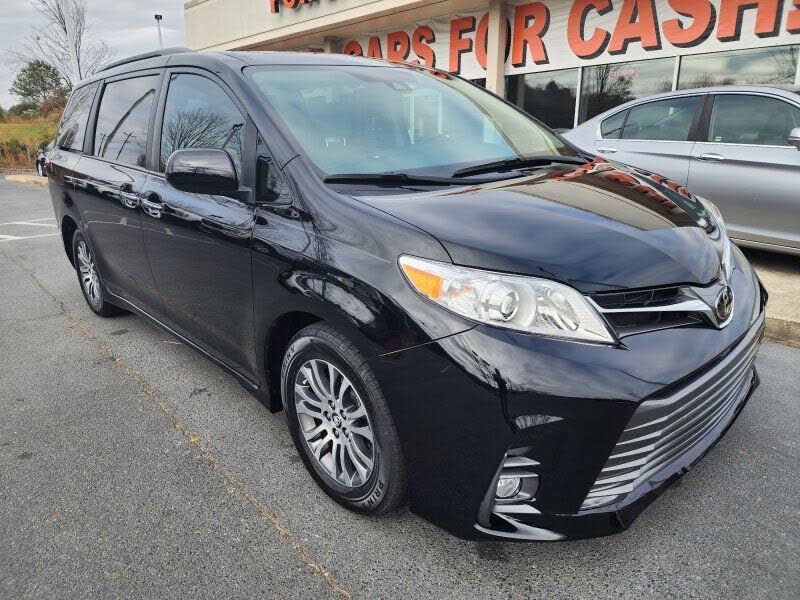 2019 Toyota Sienna XLE Premium 8-Passenger FWD