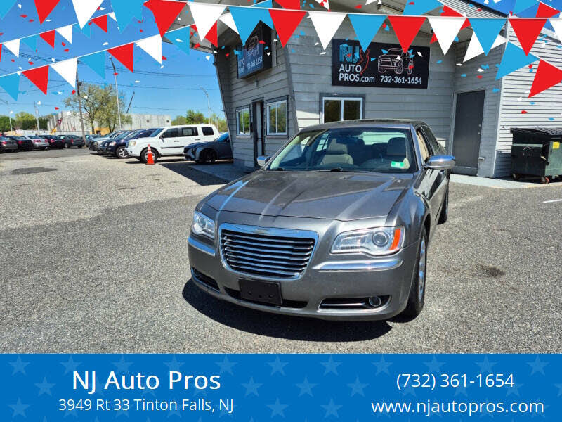 2011 Chrysler 300 Limited RWD