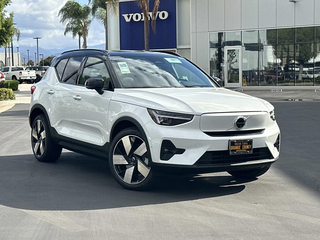 2026 Volvo EX40 Plus RWD