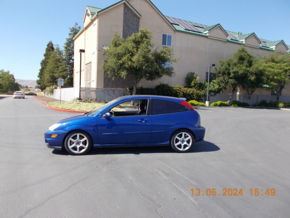 2004 Ford Focus SVT 2 Dr STD Hatchback