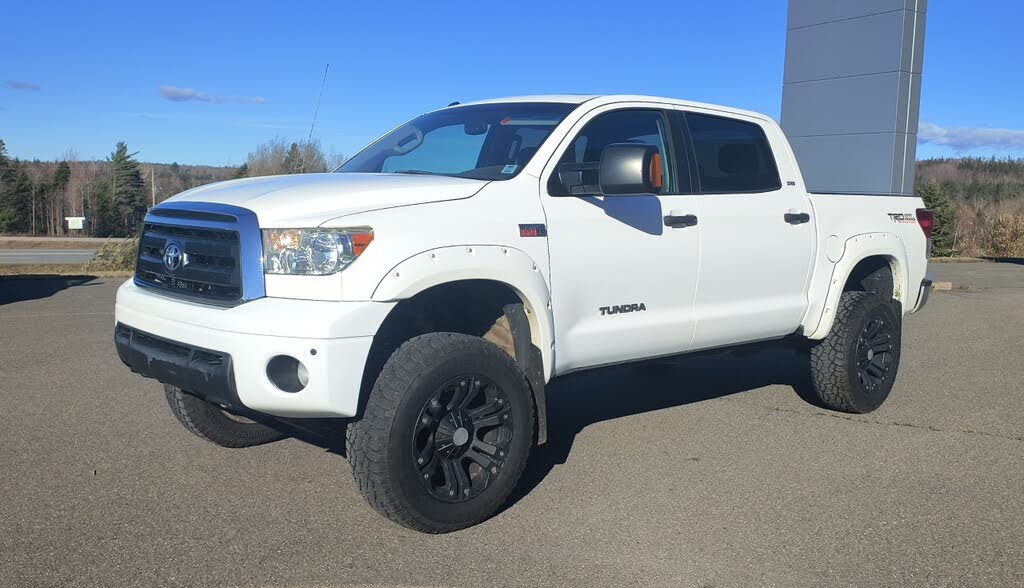 Toyota Tundra Grade 5.7L V8 CrewMax Cab 4WD 2011