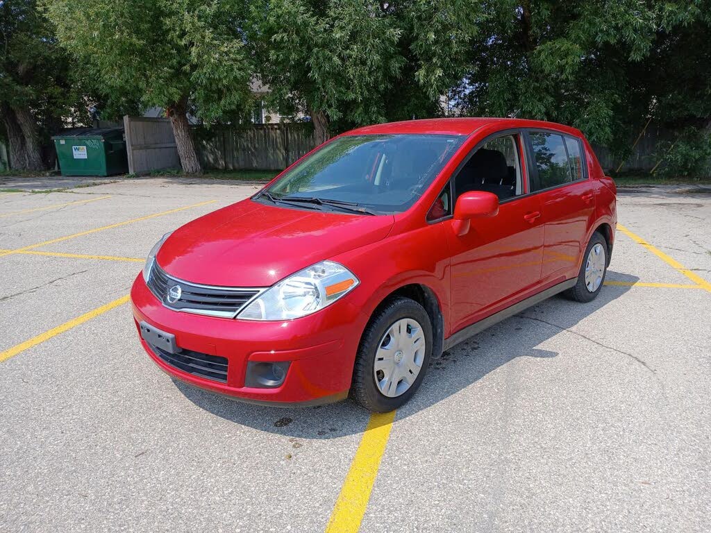 2012 Nissan Versa 1.8 S Hatchback