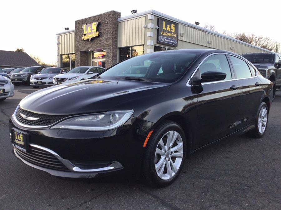 2015 Chrysler 200 Limited Sedan FWD