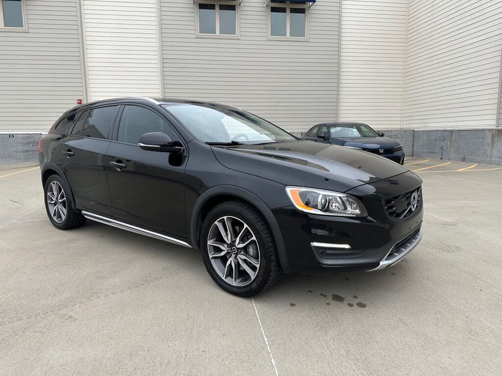 2016 Volvo V60 Cross Country Platinum