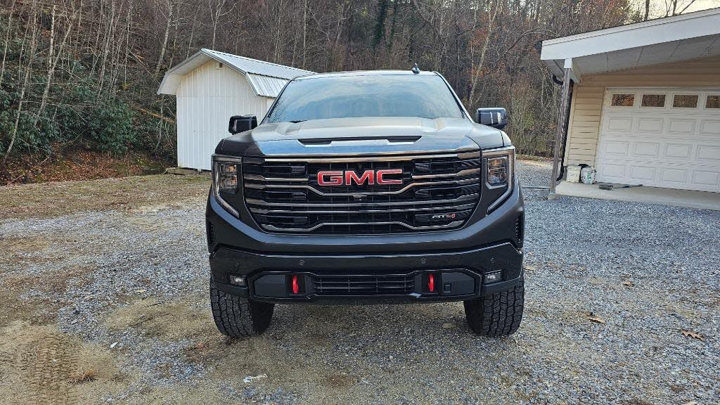 2023 GMC Sierra 1500 AT4 Crew Cab 4WD