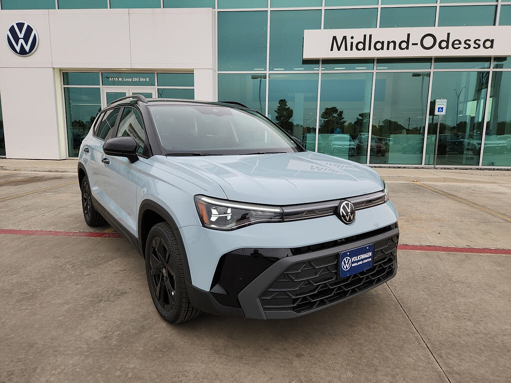 2026 Volkswagen Taos SE Black FWD