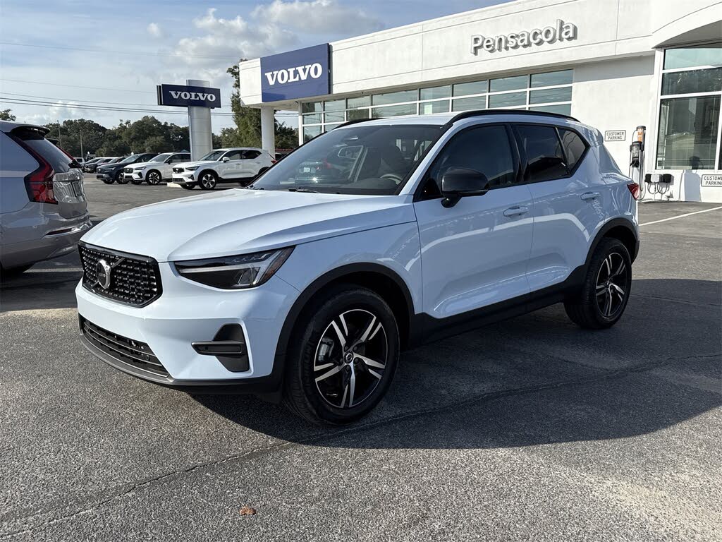 2026 Volvo XC40 B4 Core FWD