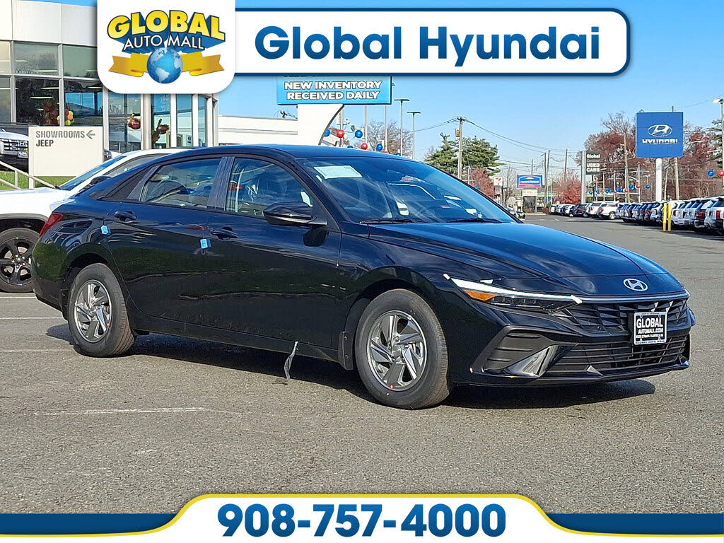 2026 Hyundai Elantra SE FWD