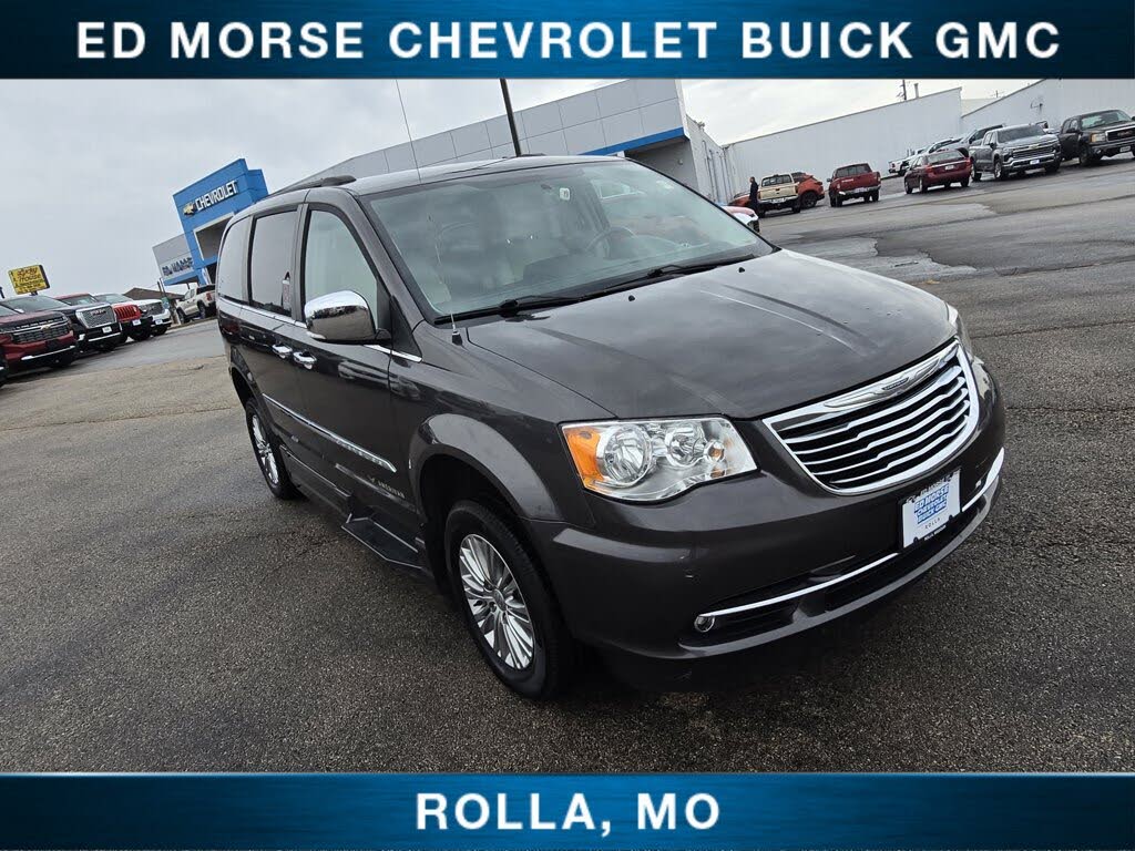 2016 Chrysler Town & Country Touring-L FWD