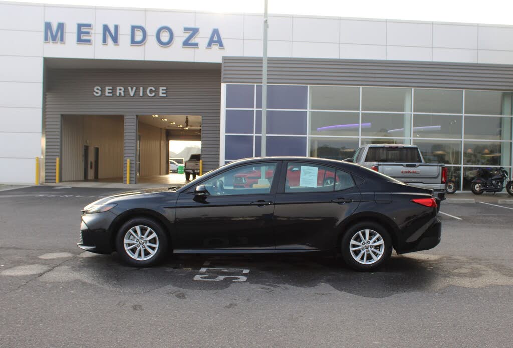 2025 Toyota Camry LE FWD