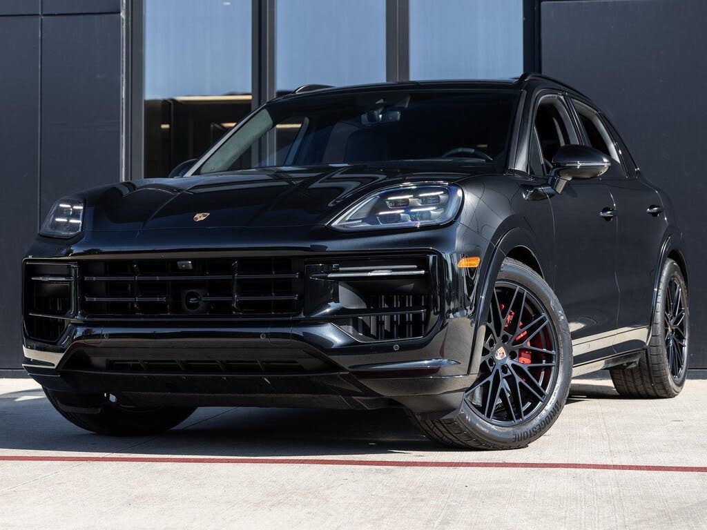 2025 Porsche Cayenne GTS AWD