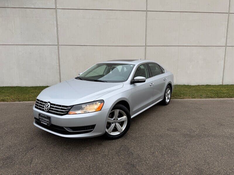 2012 Volkswagen Passat TDI SE with Sunroof and Nav