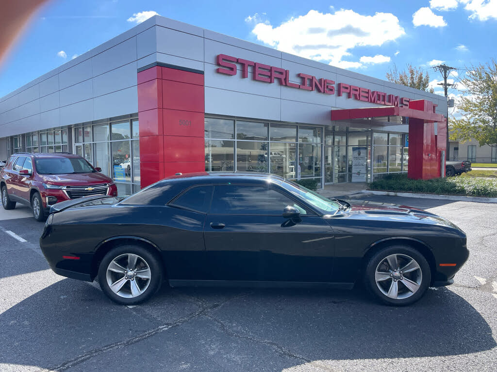 2021 Dodge Challenger SXT RWD