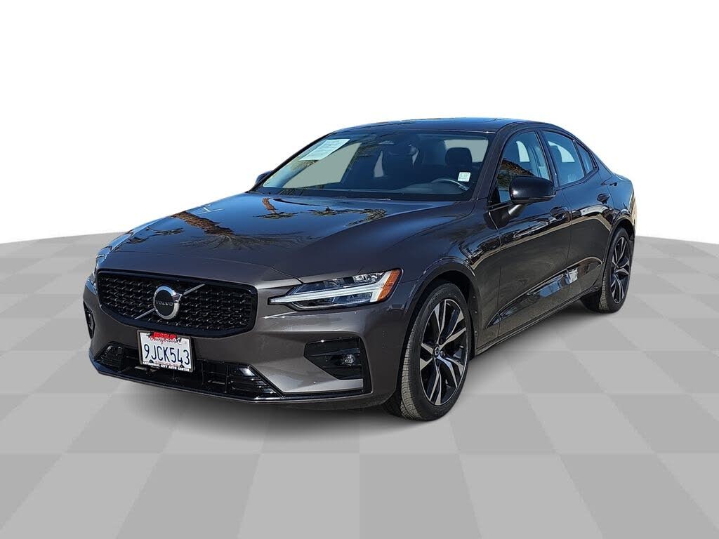 2024 Volvo S60 B5 Core Dark Theme FWD