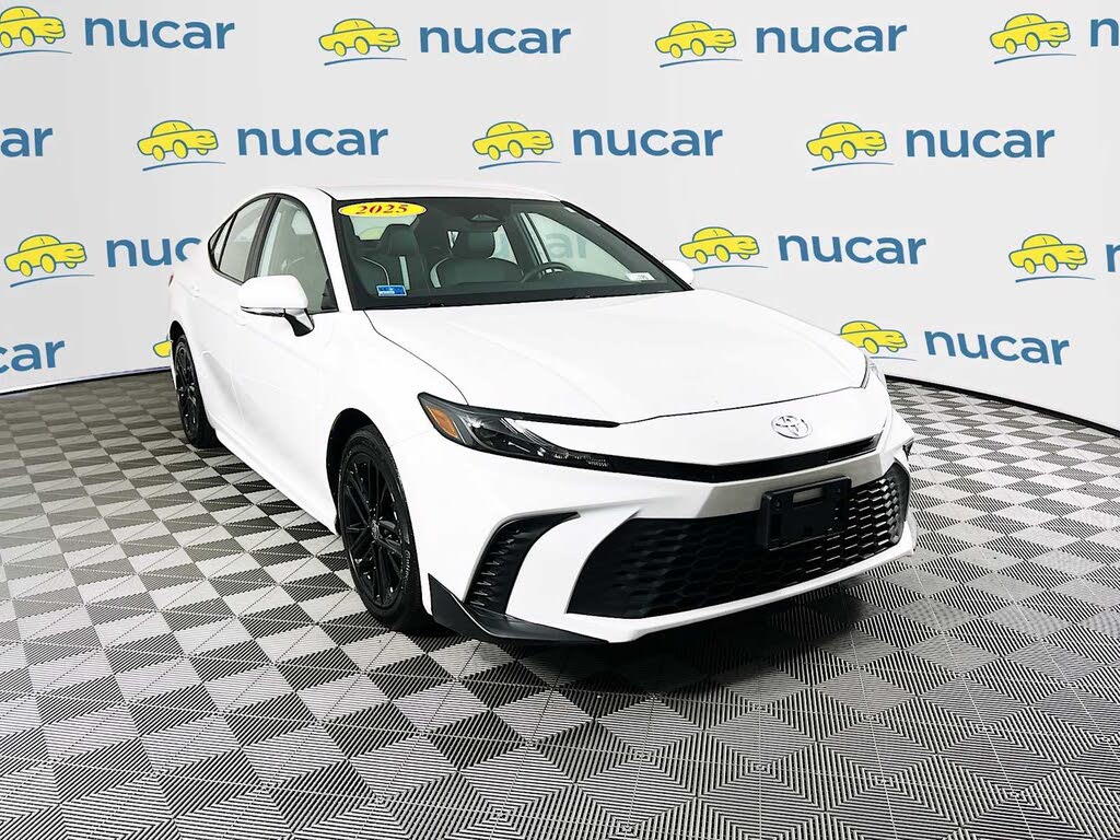 2025 Toyota Camry SE AWD