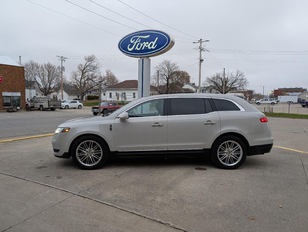 2019 Lincoln MKT Reserve AWD