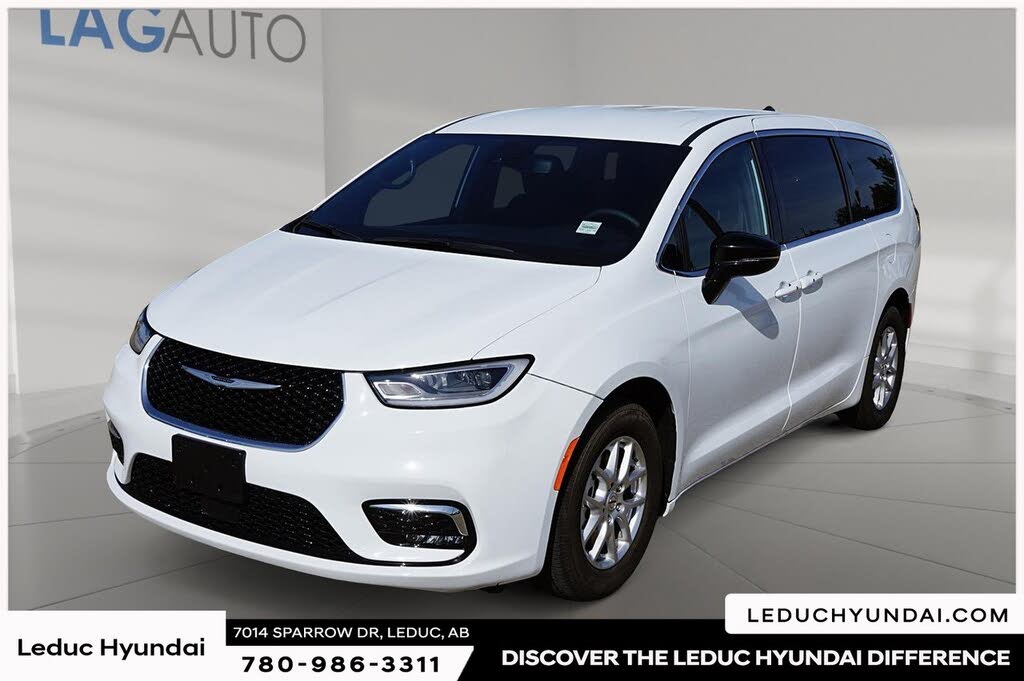 2024 Chrysler Pacifica Touring FWD