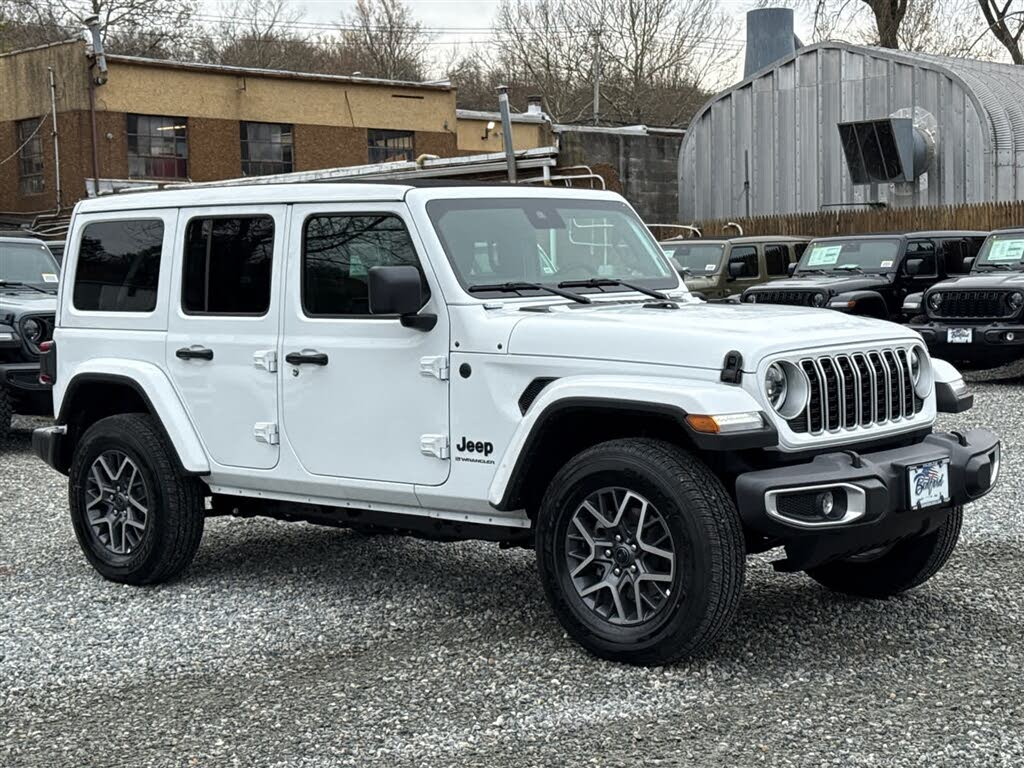 2025 Jeep Wrangler Sahara 4-Door 4WD