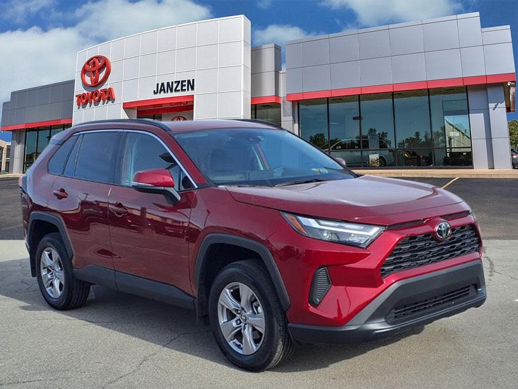 2025 Toyota RAV4 XLE FWD