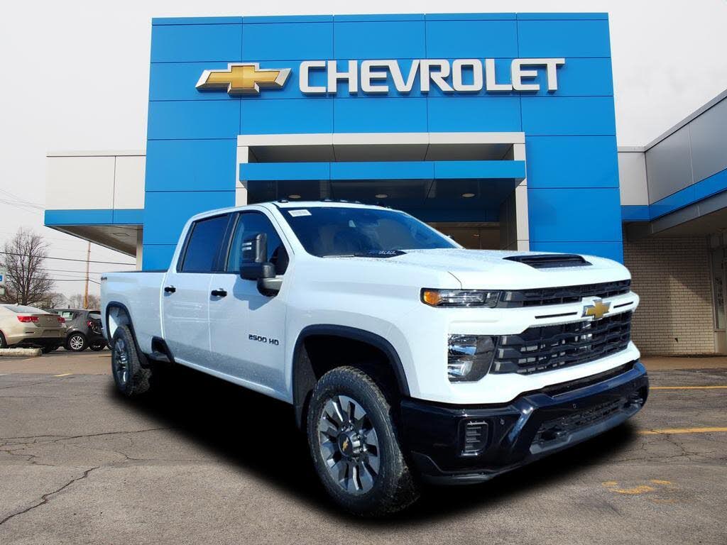 2026 Chevrolet Silverado 2500HD Custom Crew Cab 4WD