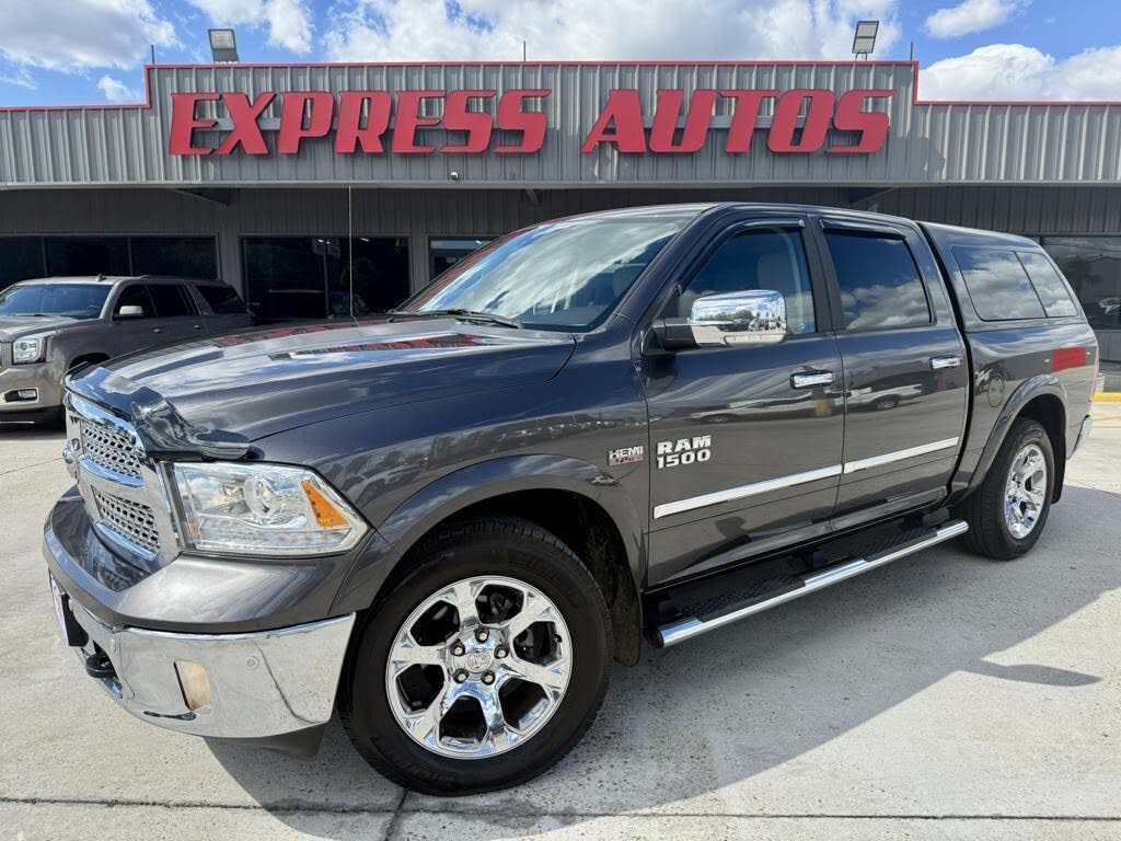2017 RAM 1500 Laramie Crew Cab 4WD