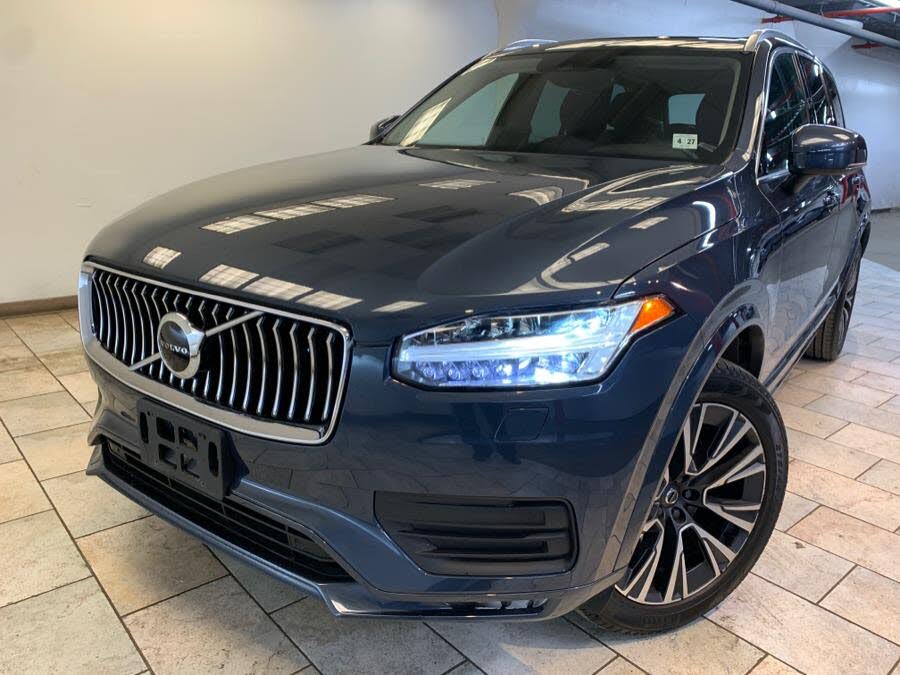 2022 Volvo XC90 T6 Momentum 7-Passenger AWD