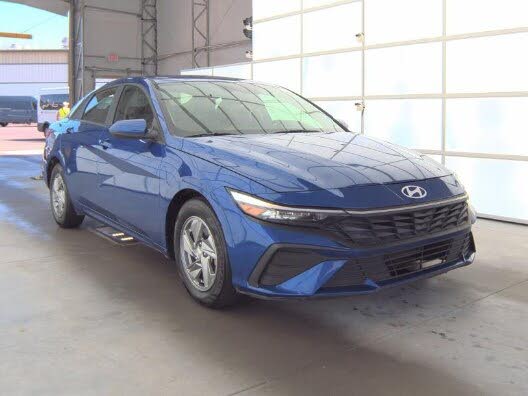 2024 Hyundai Elantra SE FWD