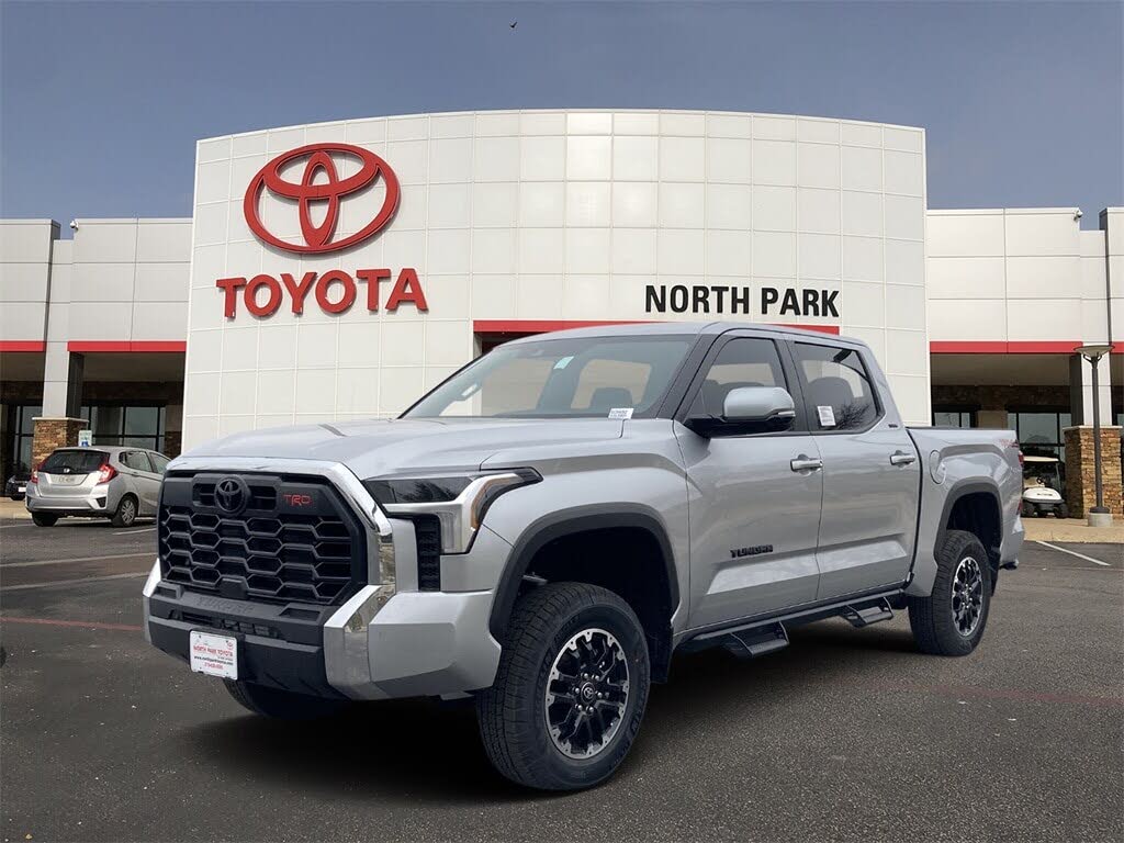 2025 Toyota Tundra SR5 CrewMax Cab 4WD