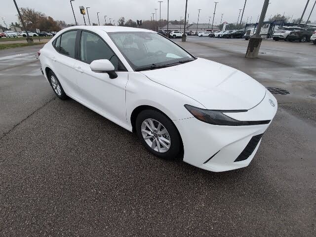 2025 Toyota Camry LE FWD