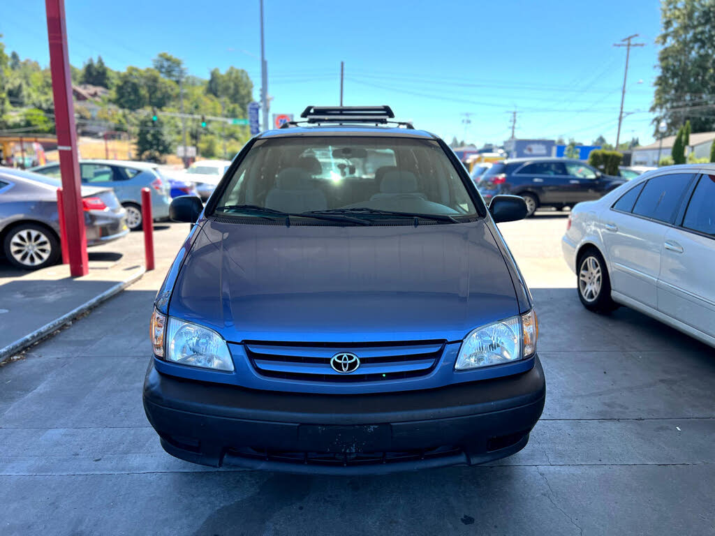 2001 Toyota Sienna LE