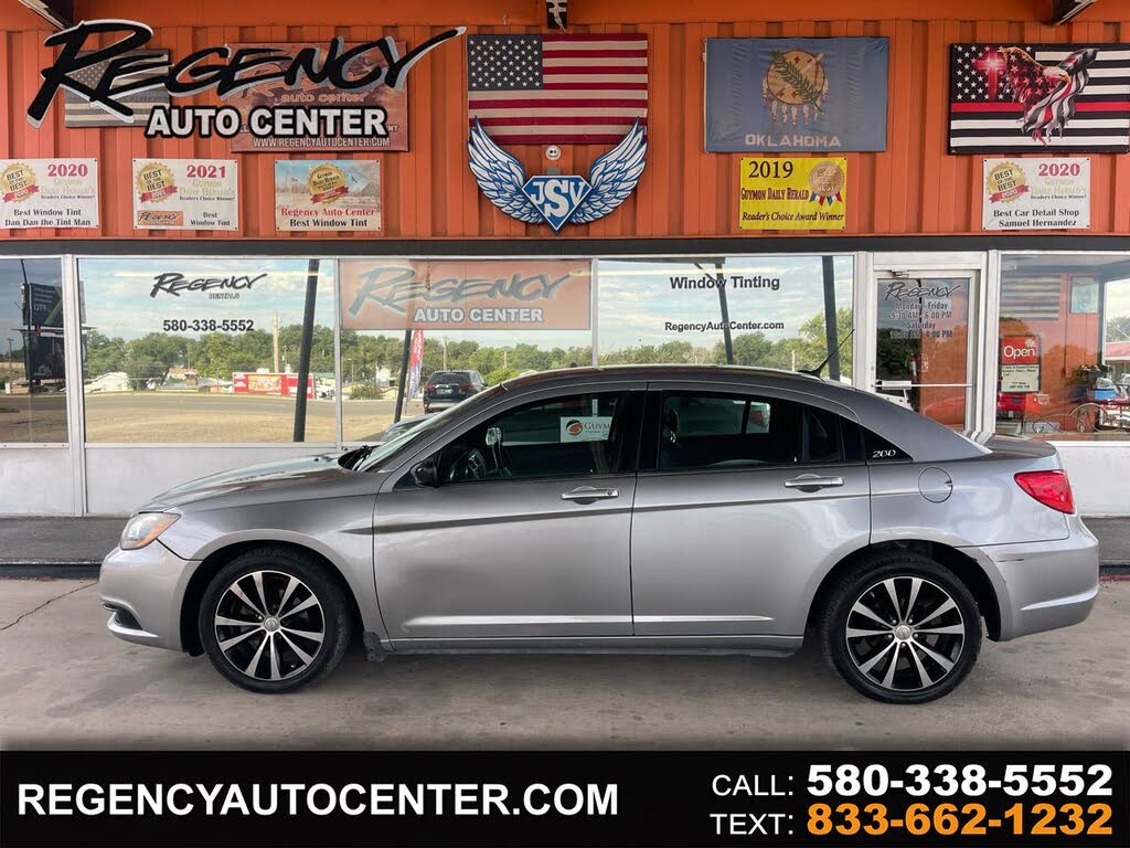 2014 Chrysler 200 Touring FWD
