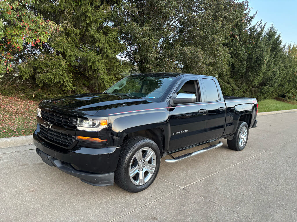 2017 Chevrolet Silverado 1500 Custom Double Cab 4WD