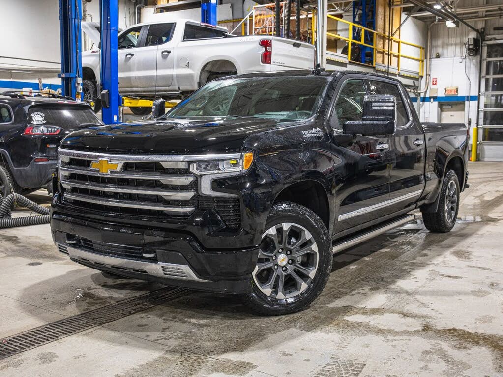 2026 Chevrolet Silverado 1500 High Country Crew Cab 4WD