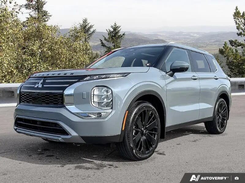 2025 Mitsubishi Outlander SEL FWD