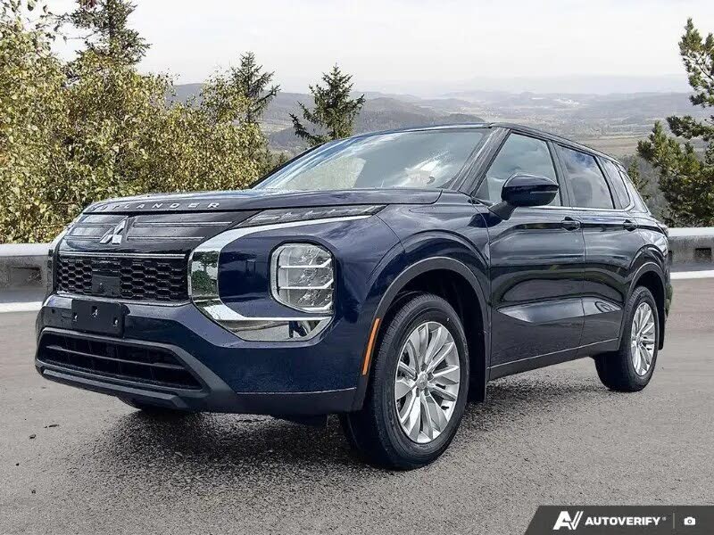 2025 Mitsubishi Outlander ES FWD