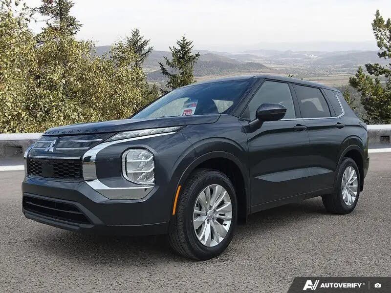 2025 Mitsubishi Outlander ES FWD