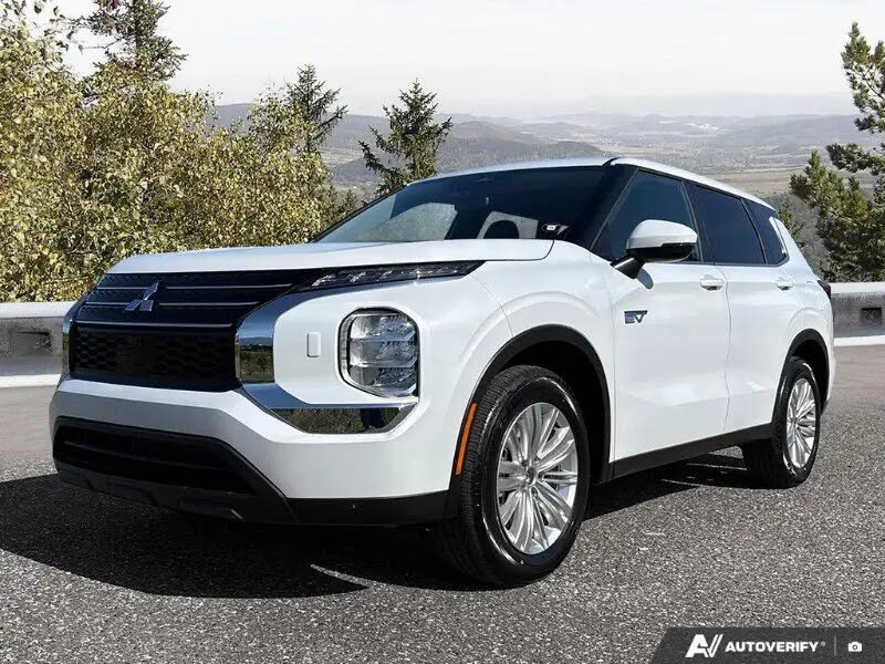 2025 Mitsubishi Outlander Hybrid Plug-in ES S-AWC