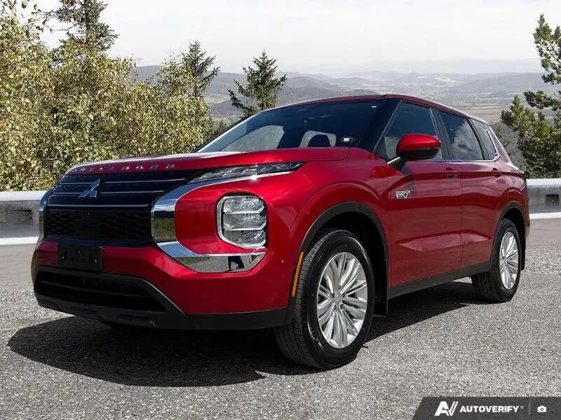 2025 Mitsubishi Outlander Hybrid Plug-in ES S-AWC