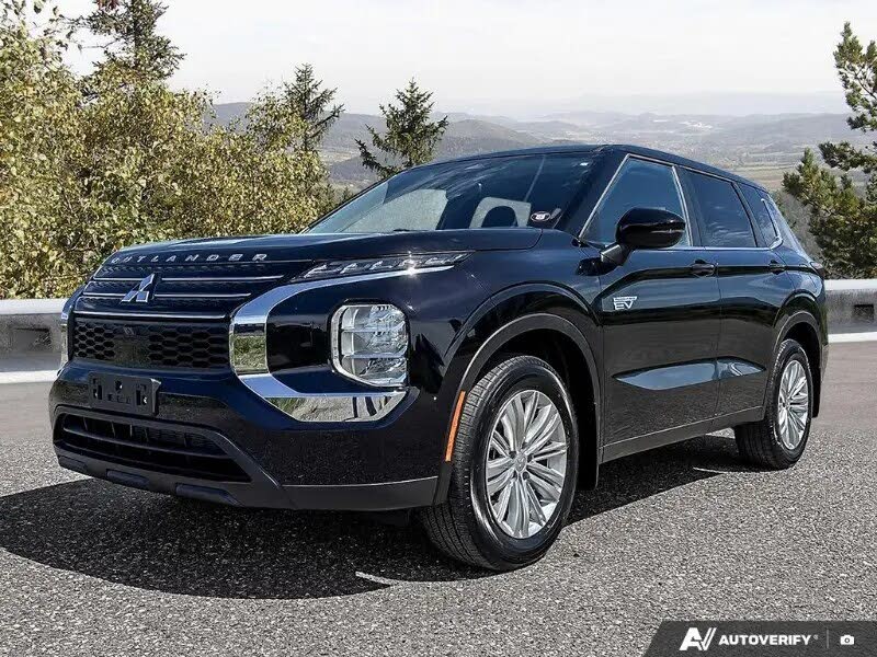 2025 Mitsubishi Outlander Hybrid Plug-in ES S-AWC