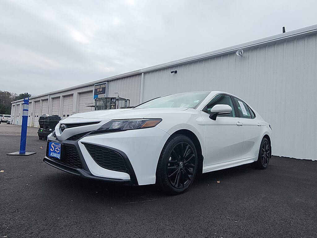 2024 Toyota Camry SE FWD