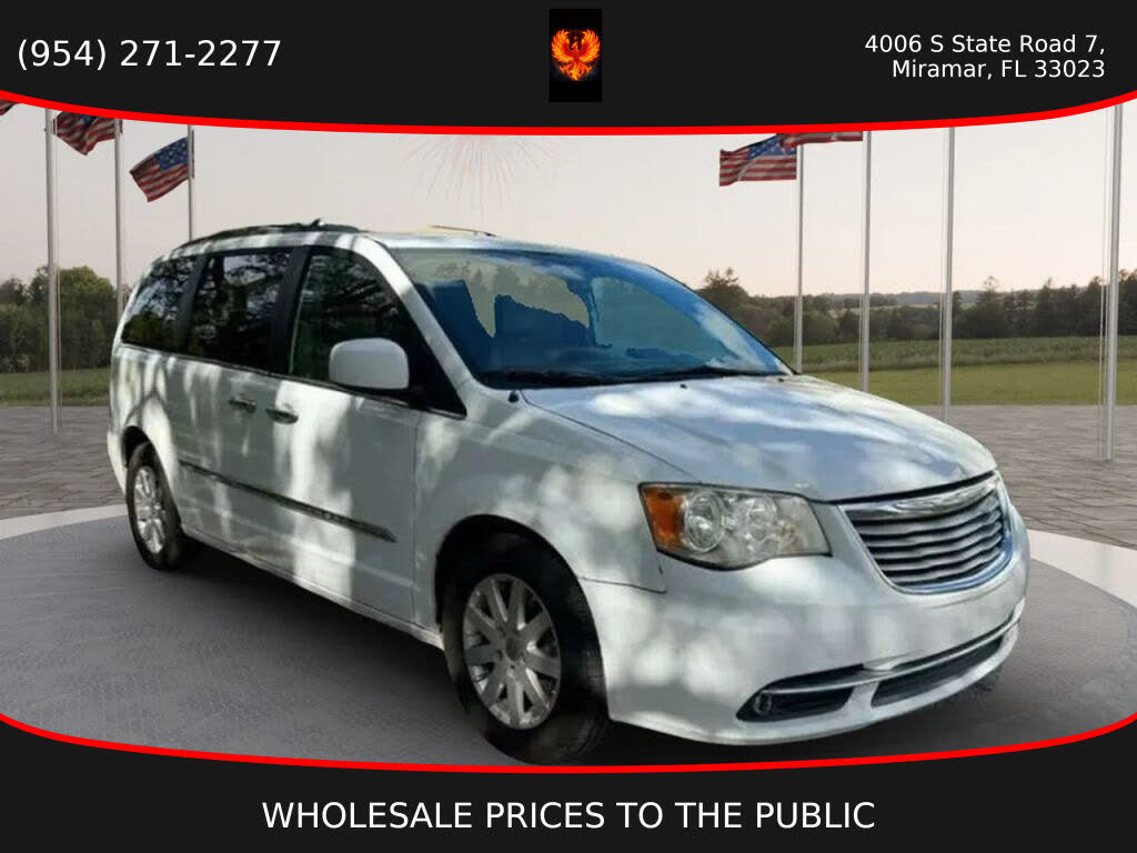 2014 Chrysler Town & Country Touring FWD