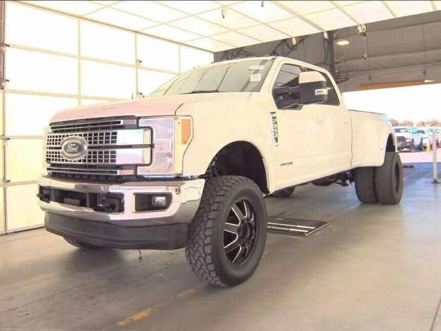 2018 Ford F-350 Super Duty Lariat Crew Cab LB DRW 4WD
