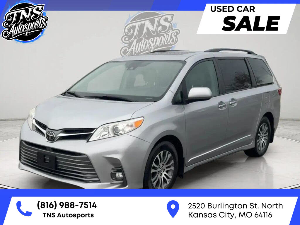 2018 Toyota Sienna XLE 7-Passenger FWD with Auto-Access Seat