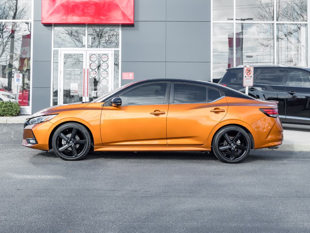 Nissan Sentra SR FWD 2022
