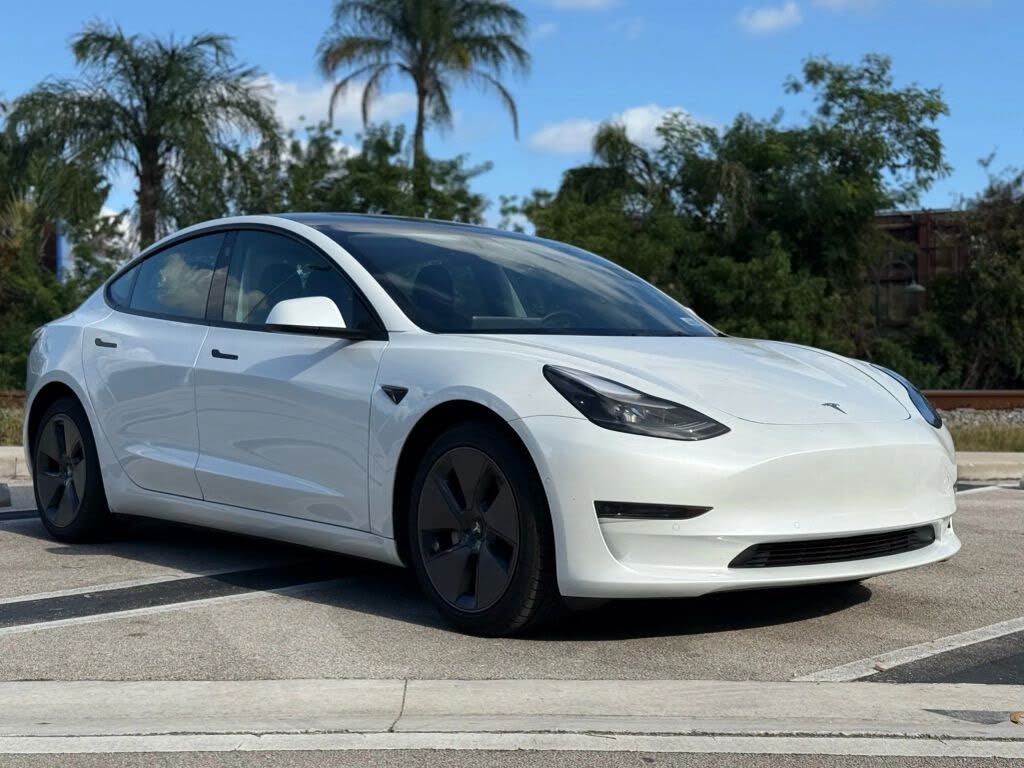 2022 Tesla Model 3 RWD