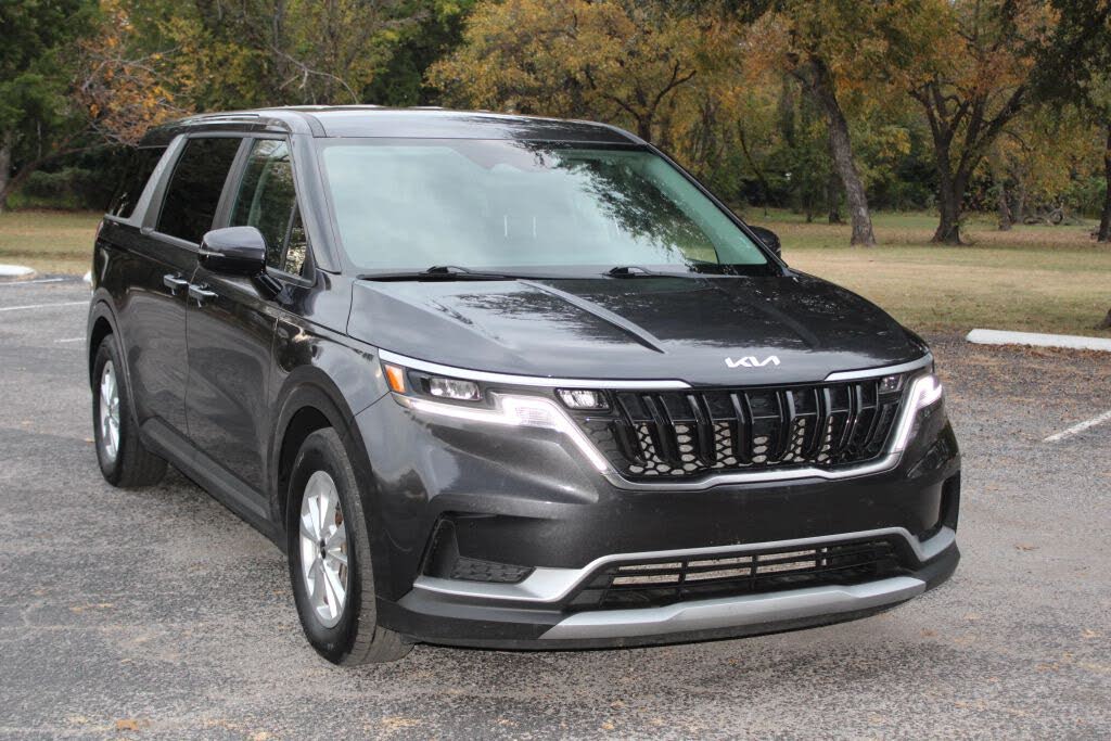 2024 Kia Carnival LX FWD