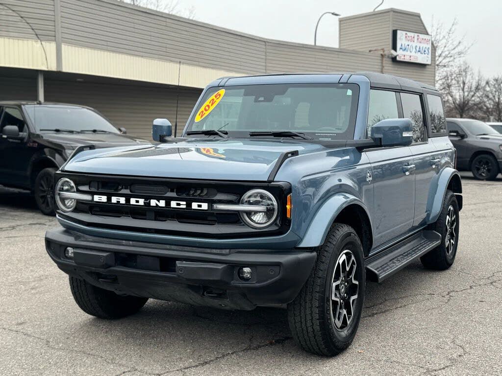 2025 Ford Bronco Outer Banks 4-Door 4WD